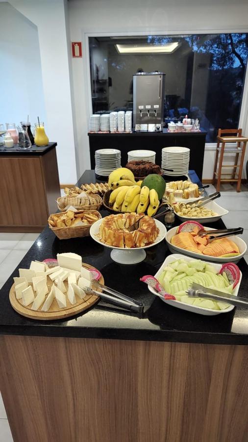 Golden Hills Hotel