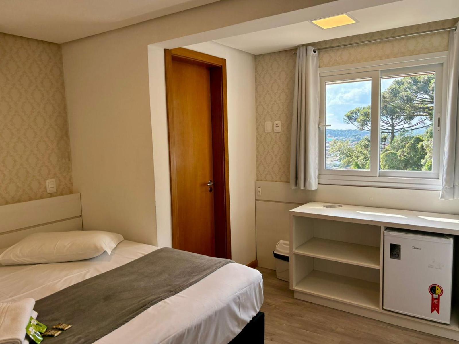 Golden Hills Hotel 3*