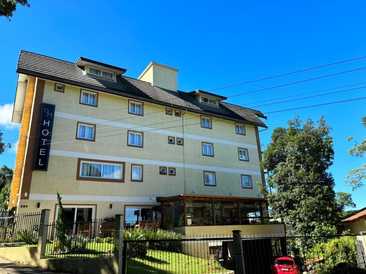 Golden Hills 3*