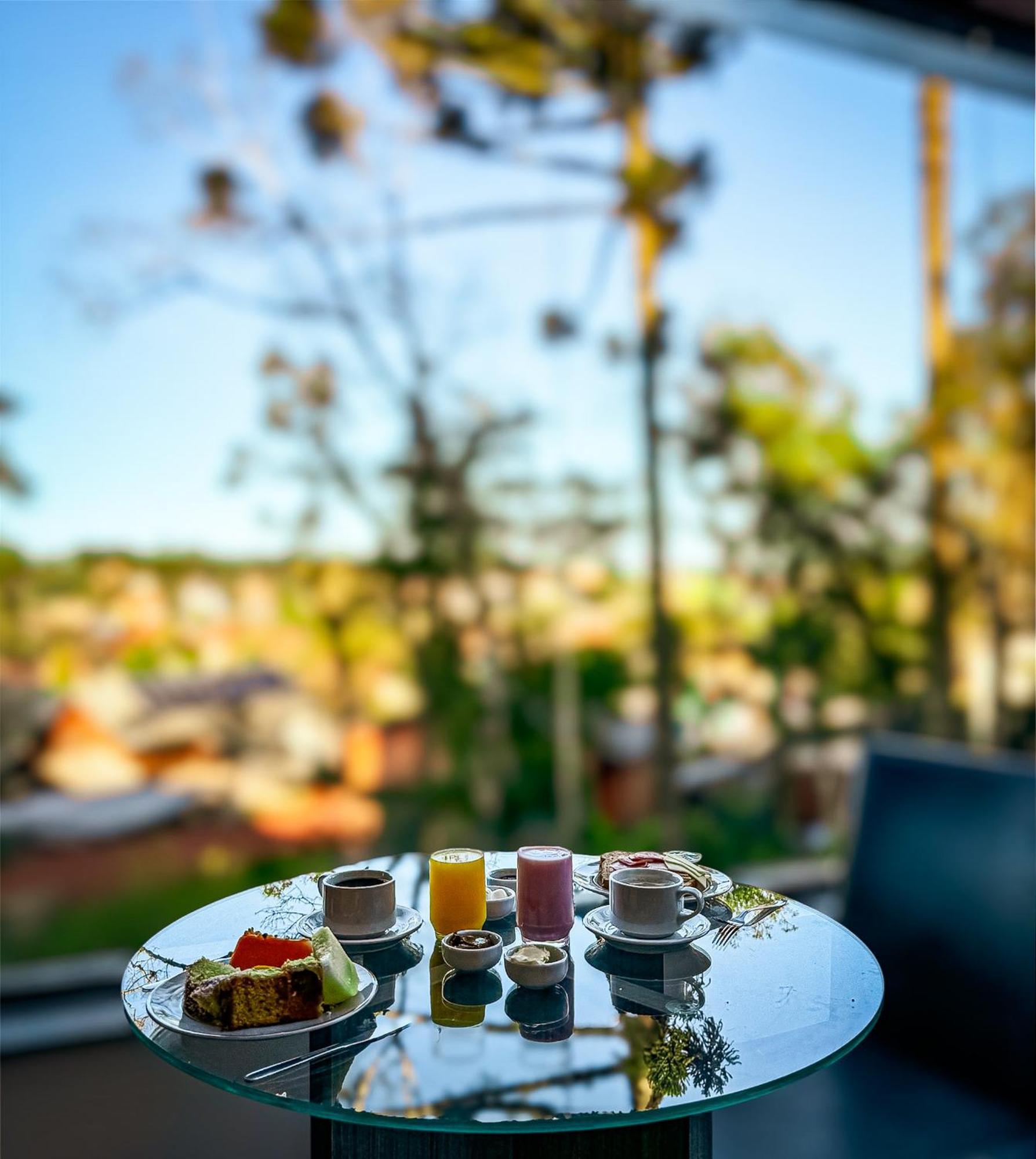 Golden Hills Hotel