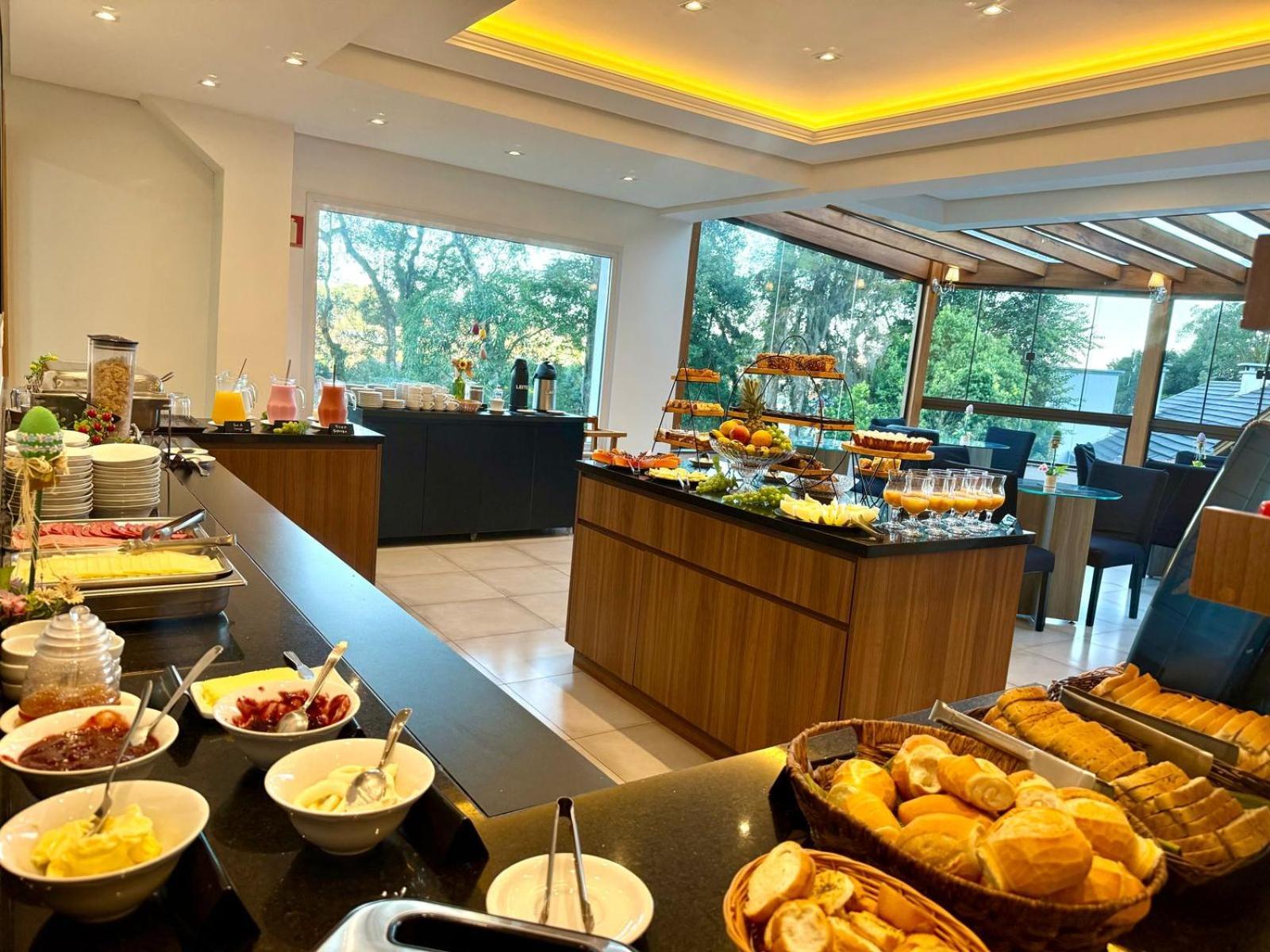 Hotel Golden Hills
